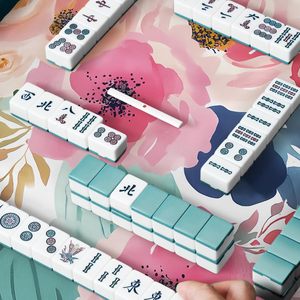 Tapis de table Mahjong à motif floral, housse en tissu lavable pour tables de jeu et protection de surface pour jeux de cartes, durable - Product Image 4