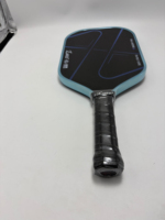 2026 Vente en gros usine de balles de pickleball pour sports et divertissements de plein air, avec noyau intérieur en mousse MPP, surface à haute friction pour frappes puissantes et stabilité
