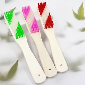 Cepillo de zapatos de alta gama con mango de madera y dos tonos, para cepillar zapatos, lavar ropa, artículos de uso diario y venta al por mayor en tiendas. - Product Image 2