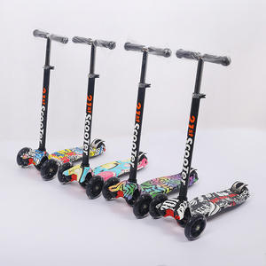 Hot Selling New Graffiti Children's Non-folding Three-wheeled <strong>Wiggle</strong> Car Adjustable Flash Wheel Children's <strong>Scooter</strong> - Product Image 3