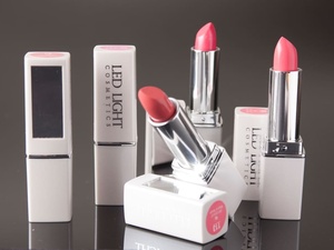 <b>lipstick</b> with gloss - Product Image 2