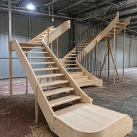 Escalier hélicoïdal en bois pour villa, manoir, hall à double hauteur, escalier courbé en chêne, garde-corps en fer forgé noir