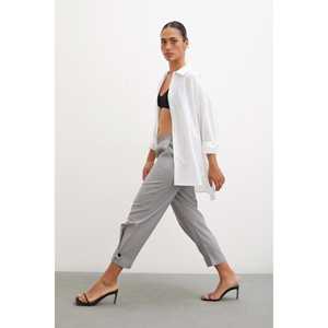 Pantalones grises holgados con cintura y puños elásticos para mujer - Product Image 6