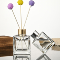 Bouteille de diffuseur de parfum roseau de parfum en verre carré vide personnalisé de luxe avec bâton et boîte