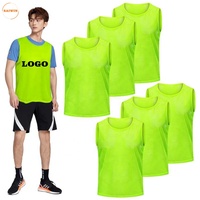 Maillot de football personnalisé 100 % polyester de haute qualité pour l'entraînement, respirant, séchage rapide, sans manches, impression nom et logo, OEM