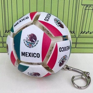 Jouets sensoriels personnalisés Squishy World C cup Football Squeeze Keychain Jouet anti-stress pour adultes Jouer et se détendre - Product Image 4