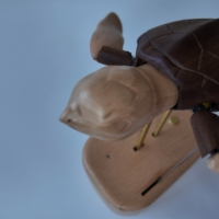 Sculpture cinétique artisanale en bois de noyer et hêtre, modèle Automaton Gear Jhisen Turtle, origine Shandong, artisanat en bois pour bureau et maison