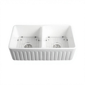 Évier de cuisine moderne rectangulaire en porcelaine blanche à double bac avec robinet en laiton à deux trous intégré et finition polie - Product Image 2