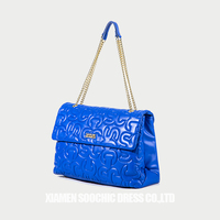 Robe soochic personnalisée monogramme matelassé motif couture cuir froncé carré chaîne rabat sac sac à bandoulière avec pieds en métal f