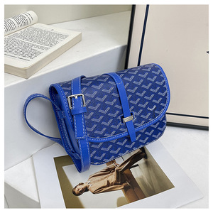 กระเป๋าสะพายไหล่/สะพายข้าง <span class=keywords><strong>Dogtooth</strong></span> Classic รุ่น Postman Bag หนังวัวลายลิ้นจี่ รุ่น 5901 สำหรับผู้หญิง ใช้ได้ทุกวัน - Product Image 4