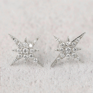 Orecchini a Perno Minimalisti con Zirconi a Forma di Stella a Otto Punte, Gioielli Chic da Donna per Uso Quotidiano e Regalo - Product Image 6