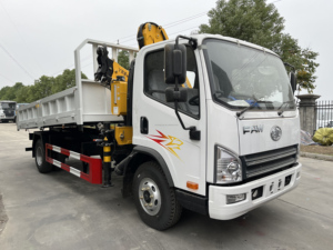 Camion léger FAW 4x2 avec grue à bras articulé pliable, petit camion de livraison de marchandises à plateau basculant - Product Image 6