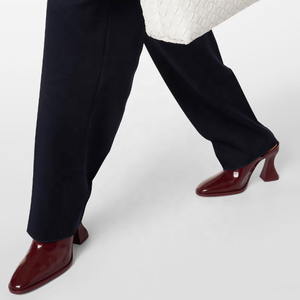 Mules d'été à talons courts pour femme, grande taille 46, en cuir véritable, bout fermé, couleur unie, coupe large - Product Image 2