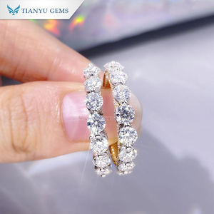 Tianyu Gems Mooie 3.7Mm Ronde Cut Kleurloos Forever Moissanite <span class=keywords><strong>Diamond</strong></span> Wedding Engagement Vrouwen Sieraden Ring Set Diamanten Ring - Product Image 2