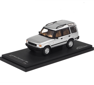 Modèle de voiture miniature en alliage presque réel à l'échelle <span class=keywords><strong>1</strong></span>:<span class=keywords><strong>43</strong></span> <span class=keywords><strong>Land</strong></span> <span class=keywords><strong>Rover</strong></span> <span class=keywords><strong>Discovery</strong></span> première génération cinq portes 1994 argent - Unisexe - Product Image 5