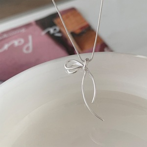 Collier en argent pur S925, version coréenne, perles géométriques, polyvalent, haut de gamme, avec tube en argent massif et design de niche - Product Image 1