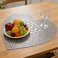Napperons de table de luxe en vinyle PVC pressé, motif floral métallique feuille d'or ajouré, lavables, jetables, pour décoration de table, mariage et usage domestique