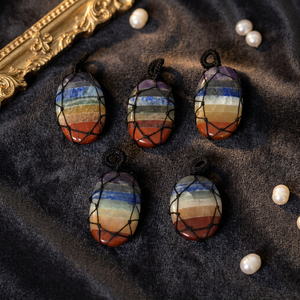 Colgante Ovalado Hecho a Mano con 7 Chakras y Piedras Preciosas, Envuelto en Alambre, Arte Metafísico Feng Shui, Artículo Coleccionable, Artesanía de Gujarat, Gemas de Ágata JILANI - Product Image 2