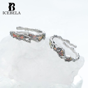 Bague pour femme en argent sterling S925 de haute qualité, à texture irrégulière et effet aurore irisé, tendance et élégante - Product Image 1