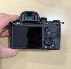 Appareil photo hybride Sony A7R3 d'occasion, boîtier uniquement, 42,4 MP, plein format, stabilisation 5 axes, 4K 30p, bon état, prêt à être expédié - Product Image 3