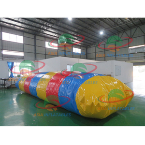 ของเล่นน้ำเป่าลม PVC คุณภาพดีสำหรับใช้งานกลางแจ้ง ของเล่นน้ำเป่าลมแบบยิงน้ำ บล็อบลอยน้ำ แท่นกระโดดน้ำ - Product Image 3