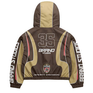 Производители уличной одежды на заказ: Водонепроницаемый весенний спортивный костюм из полиэстера с капюшоном, легкий унисекс-комплект с нейлоновыми джоггерами и принтом. - Product Image 2