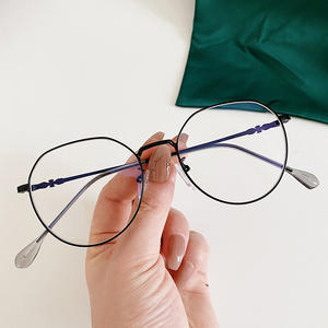 Monturas de gafas redondas de marco completo Qianai para mujer, lentes de PC con filtro de luz azul, diseño irregular W2-1925 - Product Image 3