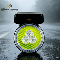 Balise solaire synchronisée GPS avec base magnétique puissante, lumière d'avertissement clignotante à LED pour la sécurité des convois et des zones de travail