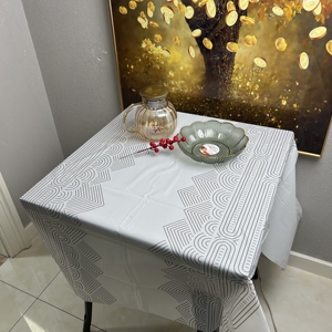 Waterproof and Recyclable <strong>Table</strong> <strong>Cover</strong> Perfect for Parties and Restaurants - Product Image 6