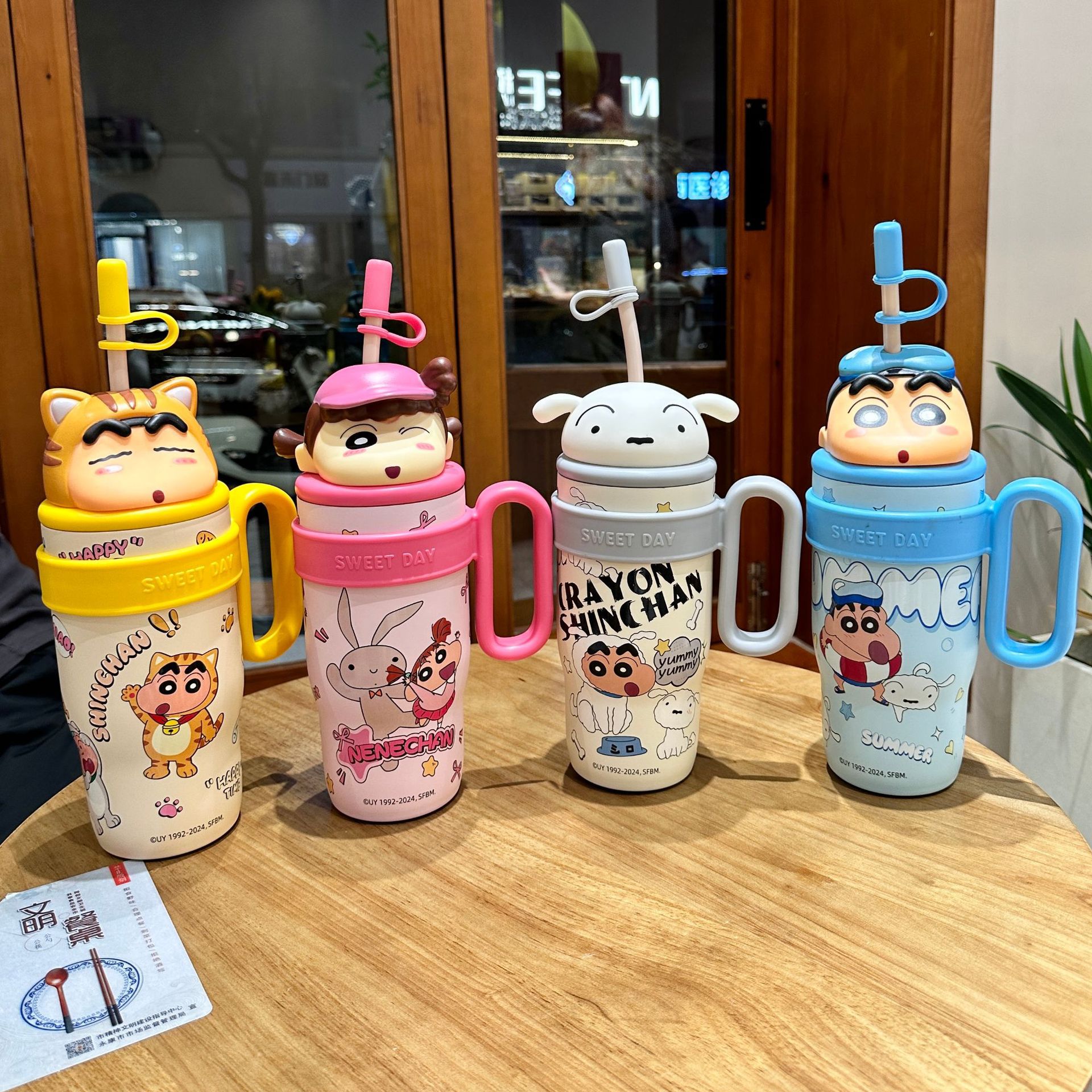 高品質クレヨンしんちゃん タンブラーで、スタイリッシュで心地よい