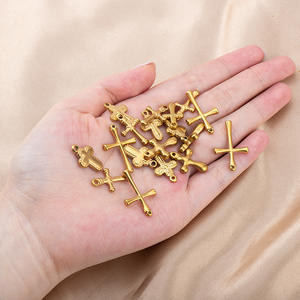 Colata in acciaio inossidabile placcato PVD ciondoli a croce per collana da donna fai da te gioielli risultati forniture all'ingrosso - Product Image 3