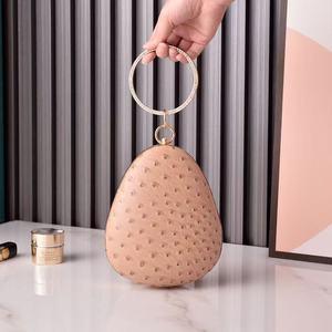 Bolso de mano DAQI 2026 de PU con diseño de avestruz, cadena de fresa, para fiesta, para mujer, tipo clutch de noche, bolso de hombro - Product Image 3
