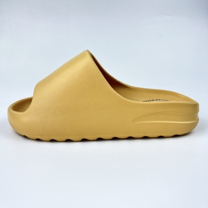 Zapatillas de EVA Yeezys para deportes al aire libre, cómodas y duraderas con soporte de arco, diseño antideslizante para un uso sin fatiga - Product Image 3