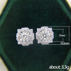 Orecchini a Perno con Cristalli a Forma di Fiore per Donne, Eleganti e Minimalisti, Accessori di Moda per Uso Quotidiano - Product Image 5