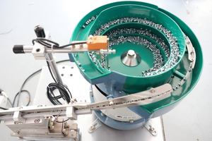 Alimentatore Vibrante Automatico Yiheda di Alta Qualità con Motore per Viti, Garanzia di 1 Anno - Product Image 2