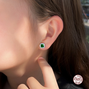 Bông tai hình vuông màu xanh lá cây mạ vàng bằng bạc 925 Sterling thanh lịch Đa năng cho ngày kỷ niệm Ngày lễ Ngày của Mẹ - Product Image 4
