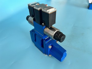 Válvula Proporcional Pilotada Rexroth R900765029 4WRZE10W6-85-7X/6EG24N9ETK31/A1D3M, 85 L/min, 24VDC, Serie 4WRZE 10 7X - Product Image 2