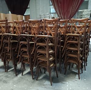 Chaise à dossier croisé en bois massif de hêtre et de chêne, empilable, pour les mariages, les hôtels, les locations, les appartements - Product Image 5