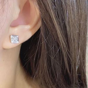 Boucles d'oreilles en or blanc 18 carats Xinfly avec diamants, 0,40 ct, diamants taille baguette, grappe carrée, halo élégant et luxueux - Product Image 5