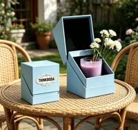Boîte cadeau de luxe bleu clair à couvercle incliné, emballage de bougie en carton rigide avec logo personnalisé imprimé, étui de présentation à ouverture angulaire