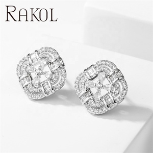 RAKOL EP5648 Nuevo diseño Cross Clover Zircon Mujer Pendientes chapados en oro Joyería - Product Image 3