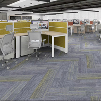 Dalles de moquette modulaires en polyester à boucles, rayées, amorties, lavables, emboîtables, antidérapantes, pour bureaux et hôtels