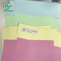 Papier offset 70g/m² 80g/m² en pâte de bois vierge sans bois, couleur bleu clair jaune, lisse, anti-ondulation, format personnalisé