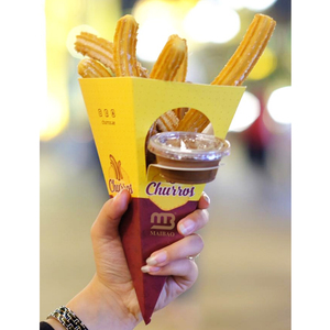 Cônes de nourriture de puces triangulaires étanches à l'huile personnalisées avec poche de trempage Boîte de churro pour chocolat Supports en papier Kraft Cônes de frites - Product Image 2