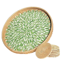 Plateau rond moderne en rotin de 13,8 pouces avec incrustation de nacre et ensemble de 6 sous-verres pour table basse et décoration de cuisine