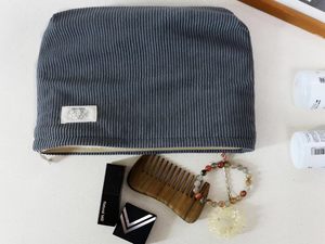 Bolsa de Maquillaje Personalizada de <span class=keywords><strong>Pana</strong></span> con Bolsillo, Linda Bolsa de Viaje para Cosméticos, <span class=keywords><strong>Tela</strong></span> Suave, Forro de Lona Gris Clásico Vintage - Product Image 4