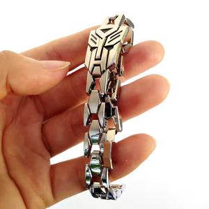 7 styles variés de bracelets à breloques anime Eren Jaeger Luffy pour hommes, bracelets en métal avec chaîne longue pour femmes - Product Image 4