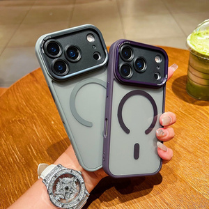 เคสโทรศัพท์ใสแบบแม่เหล็กพร้อมกรอบกล้องเรียบง่ายสำหรับ iPhone 17 16 15 14 Pro Max เลนส์สีดำ ฝาหลังใสแบบด้าน แข็งแรงทนทาน - Product Image 4