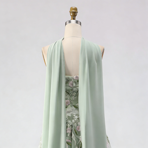 Elegante Abito da Sera Lungo in Tulle Verde Salvia <span class=keywords><strong>con</strong></span> Applicazioni Floreali, Spacco e Collo Senza Spalline per Donna - Product Image 4