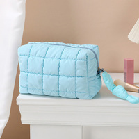 Best-seller - Trousse de maquillage rembourrée en polyester matelassé, légère et moelleuse, avec fermeture éclair, pour le rangement des cosmétiques et les voyages